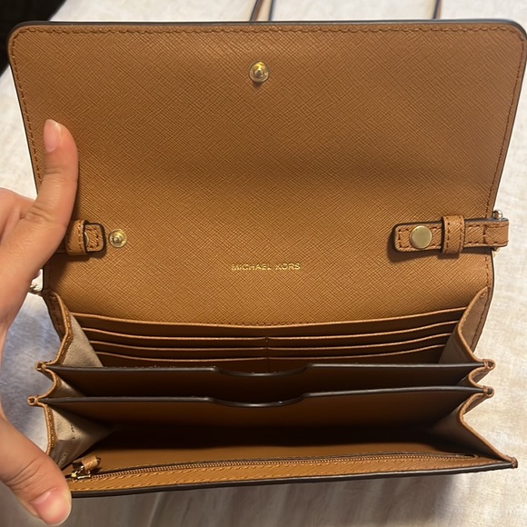 Michael Kors JetSet Travel crossbody bag in medium, brown, leather, rarely used - Picture 3 of 4